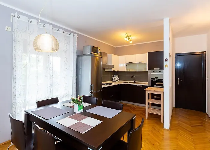 Konukevi Premium Sanja